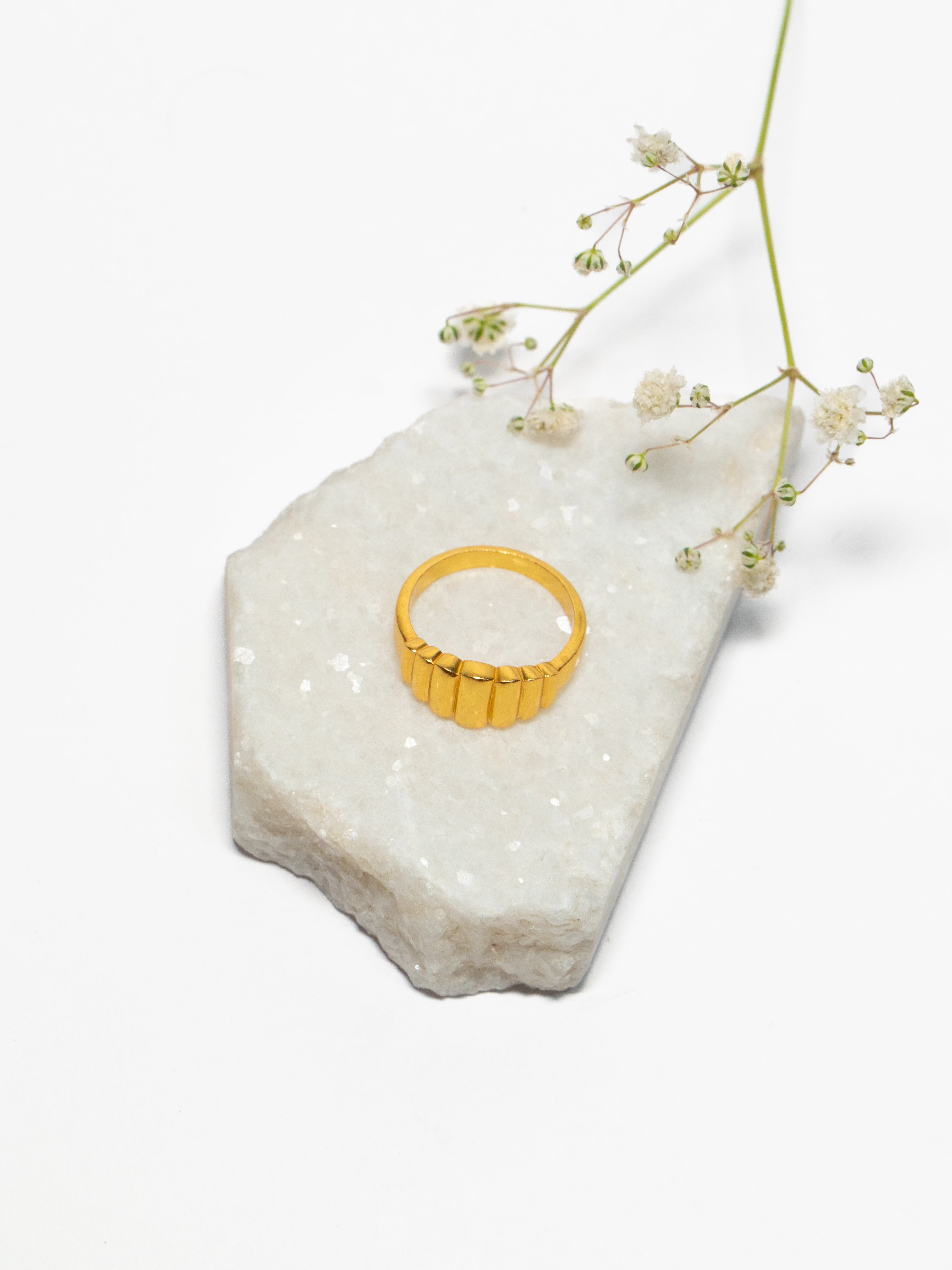 Curvy Blossom ring