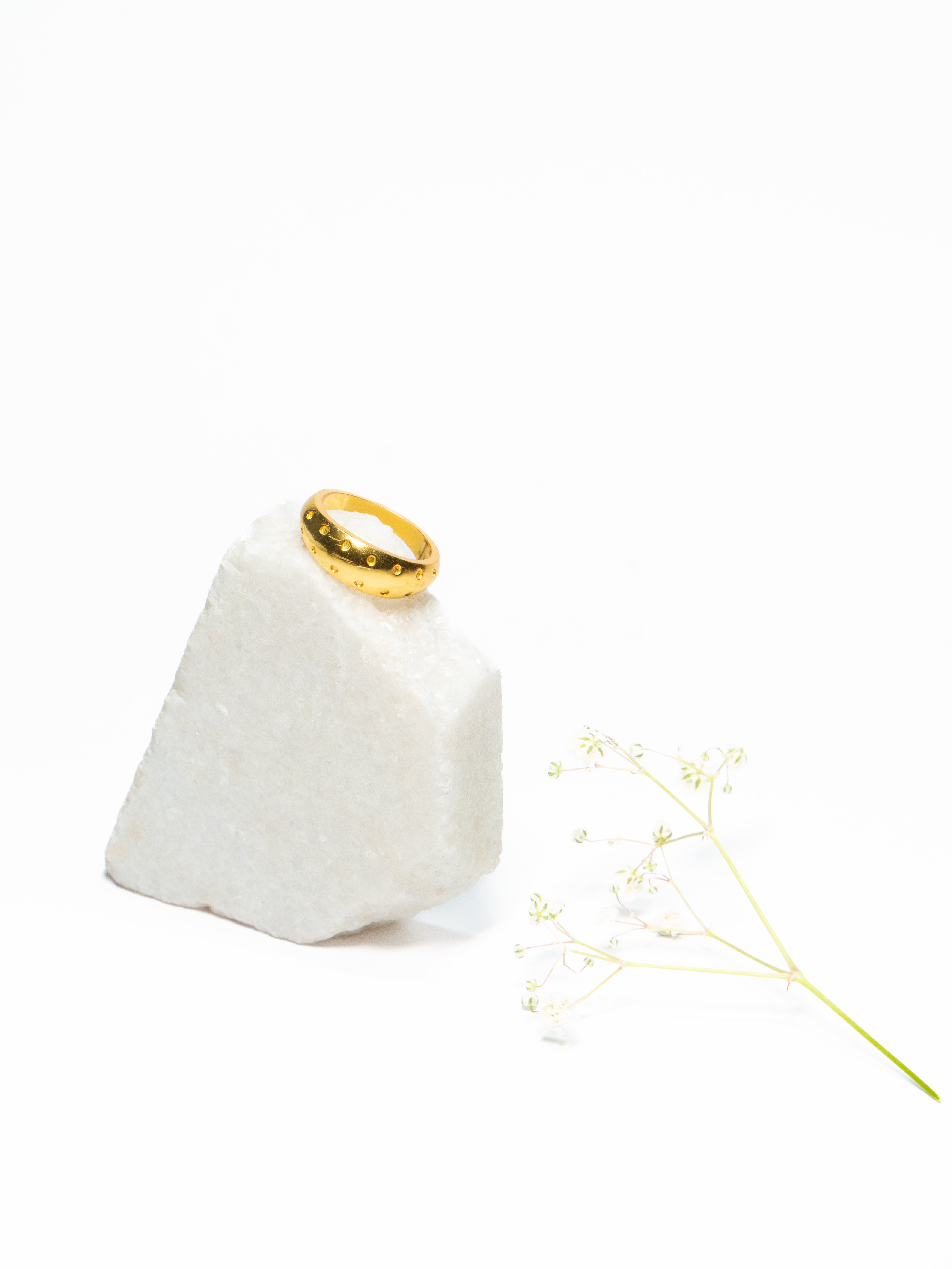 Dotted Mist Ring